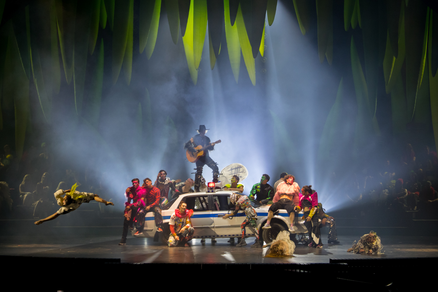 Paradis perdus : le Cirque du Soleil rend un hommage éclatant à Jean Leloup